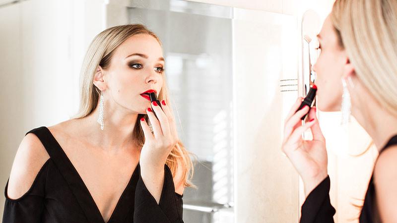 Fictional Femme Fatales With Nails You Want!